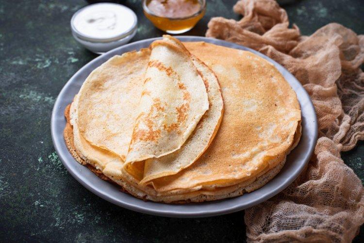 Classic Ryazhenka Pancakes