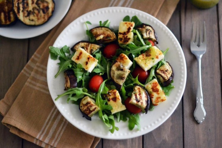 Salad with Fried Halloumi Cheese and Eggplant