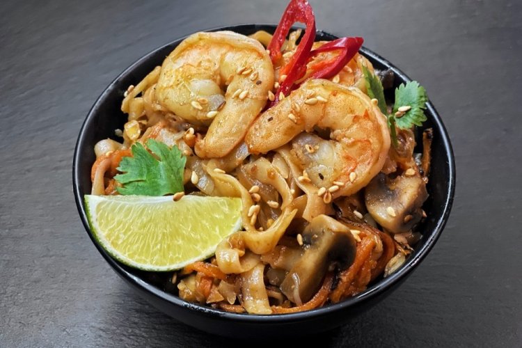 Udon with Shrimp and Mushrooms