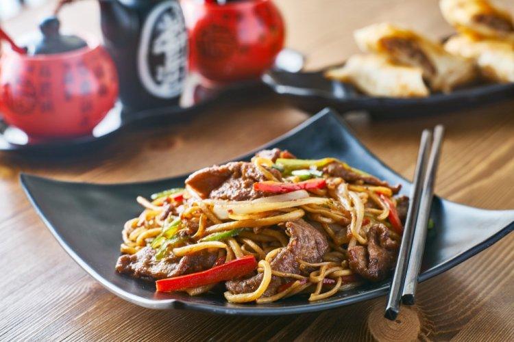 Udon with Beef and Bell Pepper
