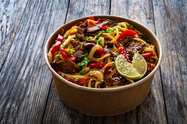 Udon with Beef and Zucchini