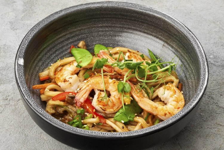 Wok Noodles with Shrimp and Chicken