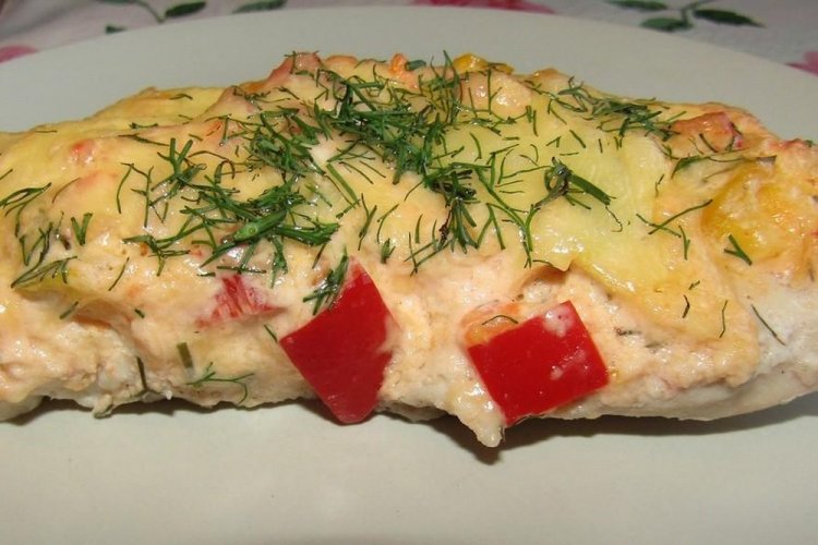 Chuletas de pollo con requesón y pimiento morrón al horno