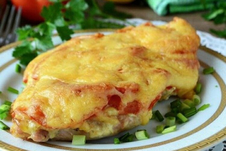 Chuletas de pollo con patatas al horno