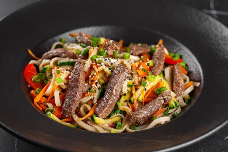 Beef Wok Noodles with Zucchini