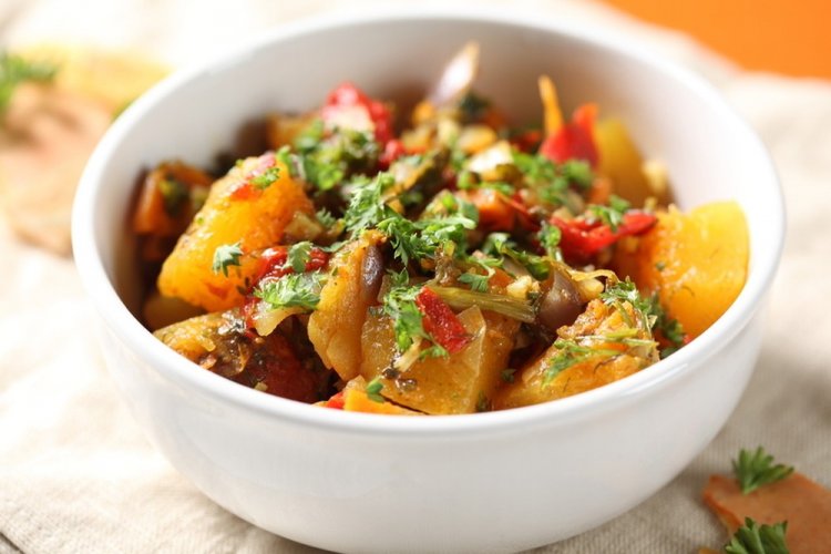 Vegetable Stew with Chicken Wings