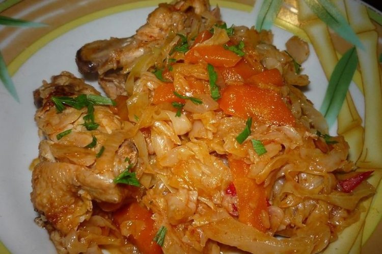 Chicken Wings with Cabbage