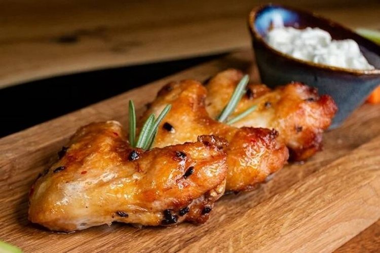 Oven-Baked Chicken Wings in Beer