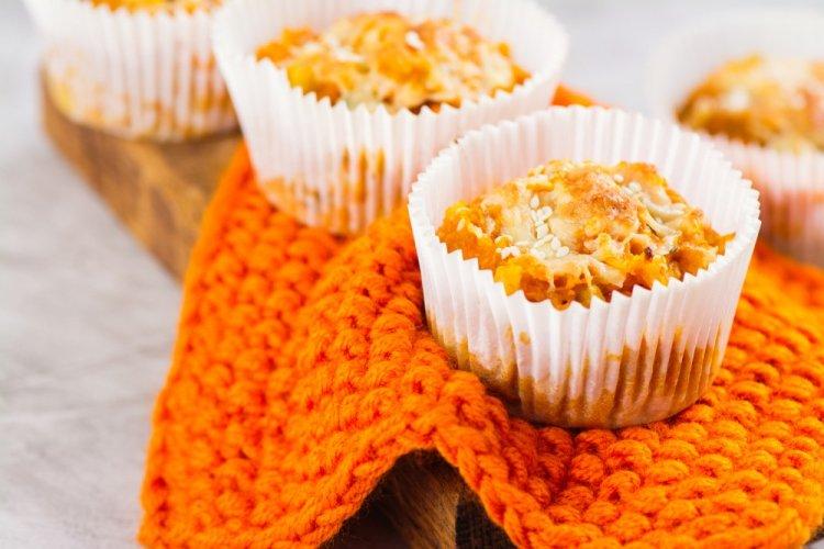 Muffins with Carrots and Crab Sticks
