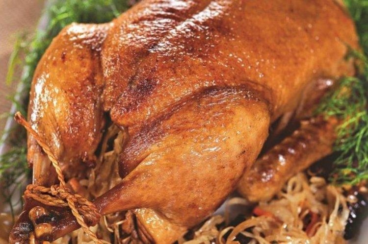 Pato con chucrut al horno