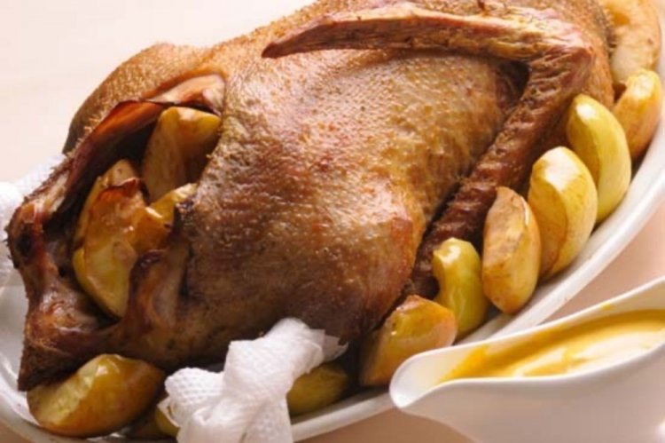 Pato asado con cerveza al horno