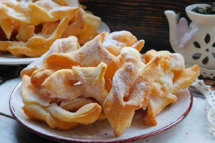 Khvorost (Fried Pastry) with Egg Yolks