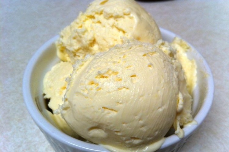 Creamy Ice Cream with Egg Yolks