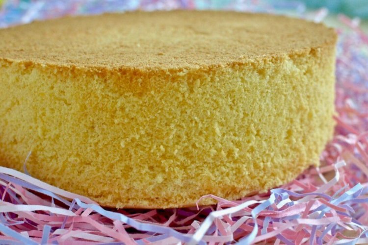 Sponge Cake with Egg Yolks