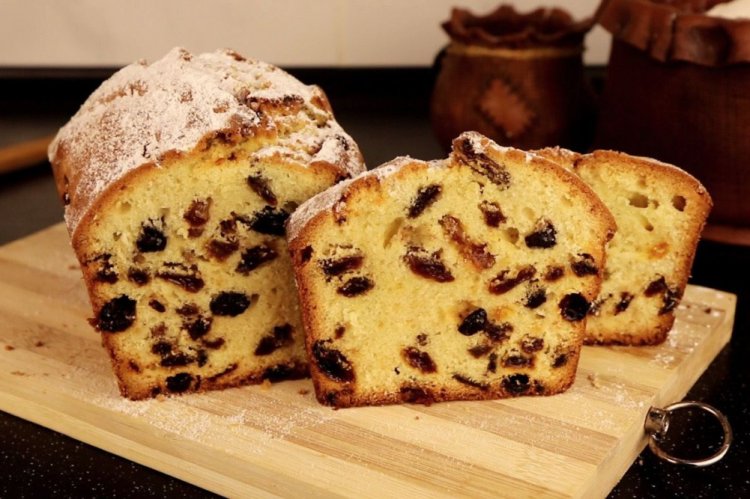 Egg White Raisin Cake