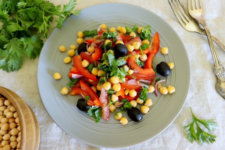 Ensalada templada de garbanzos y zanahorias