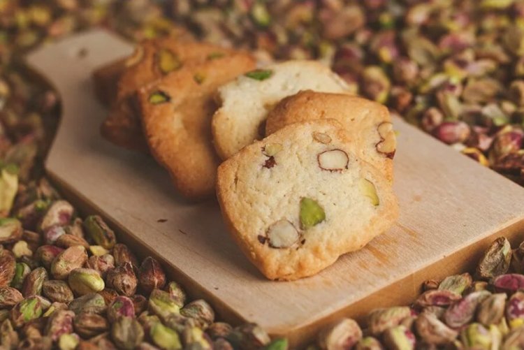 Shortbread Pistachio Cookies