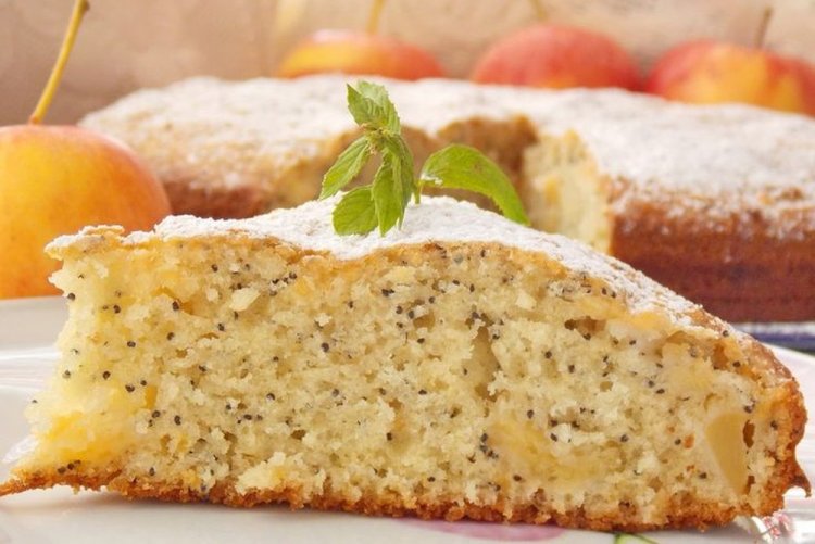 Pastel de amapola con manzanas