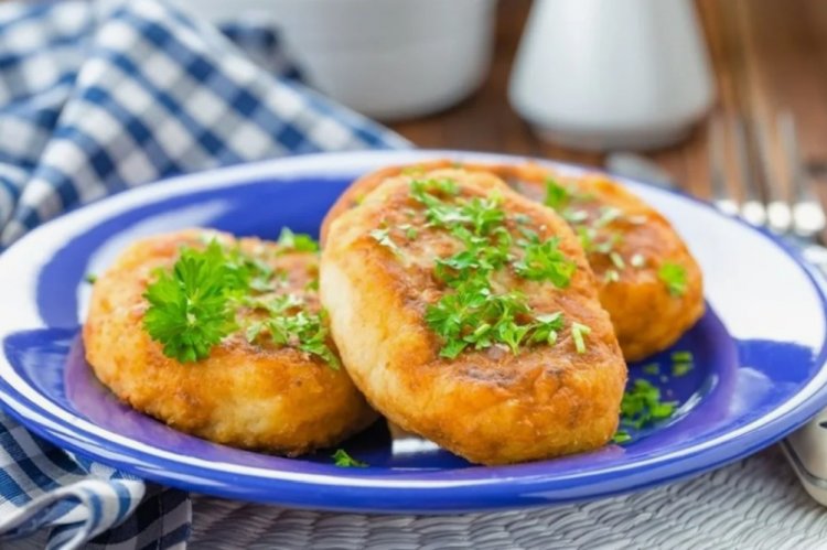 Potato Zrazy with Minced Meat, Onion, and Carrots