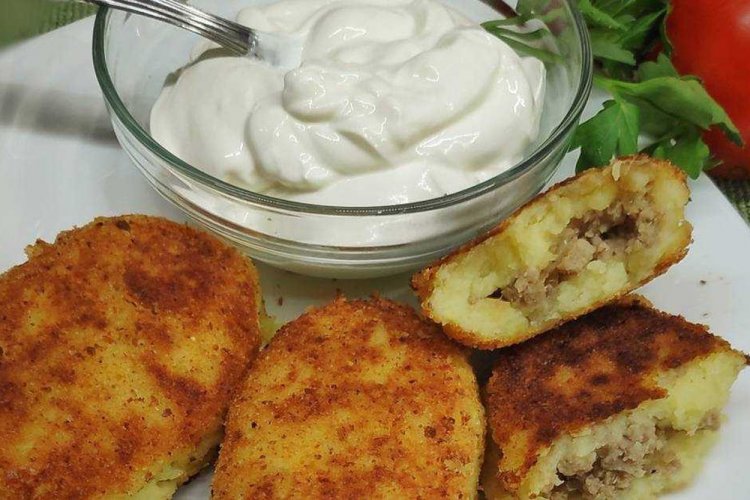Potato Zrazy with Minced Meat and Vegetables