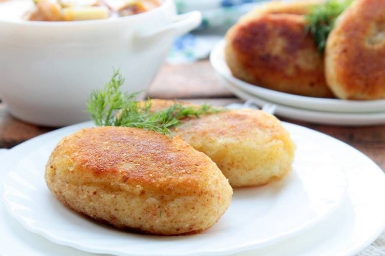 Potato Zrazy with Minced Meat and Cheese