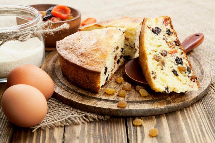 Mannik con pasas y crema agria