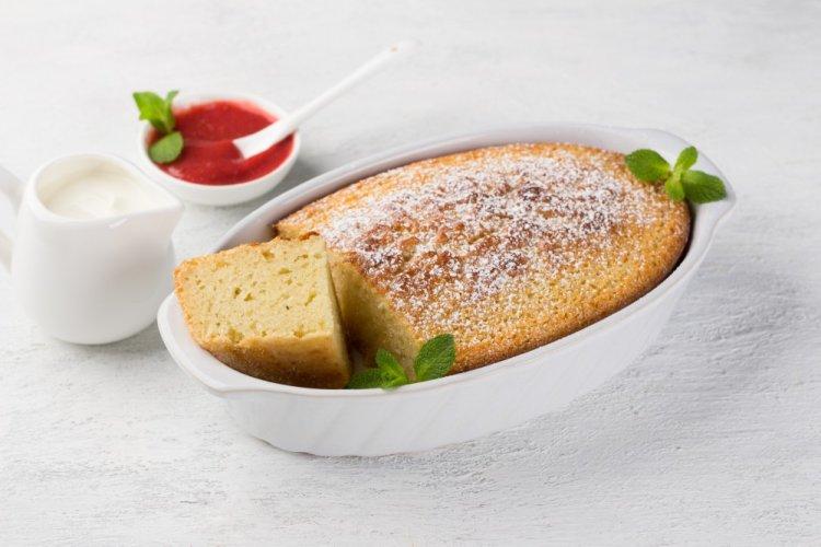 Mannik con crema agria y mantequilla