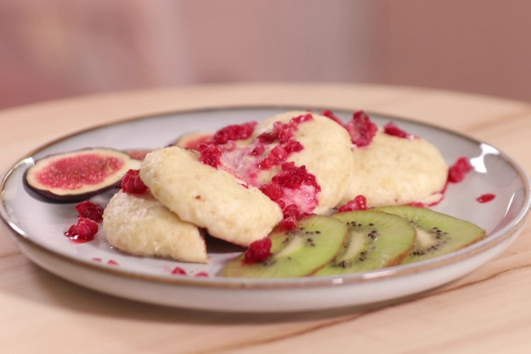 Steamed Syrniki with Semolina