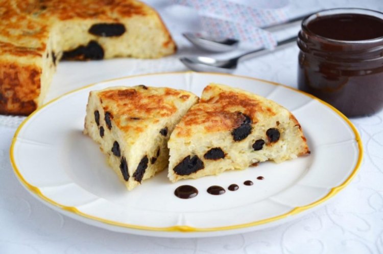 Pudín de arroz con requesón y ciruelas pasas