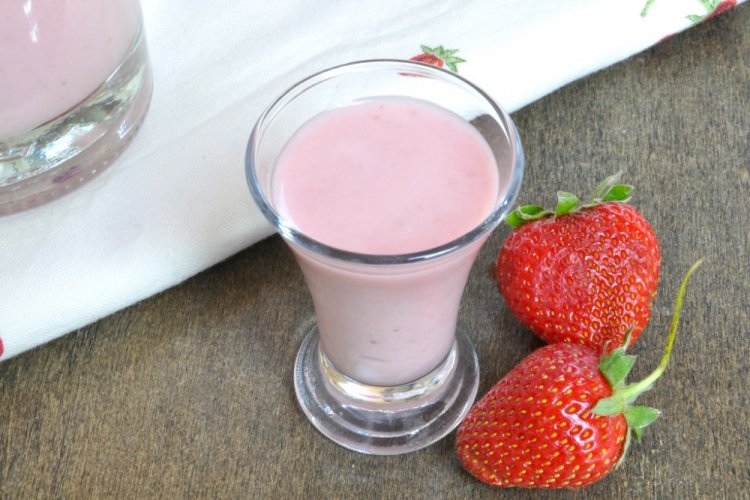 Strawberry and Cream Cocktail