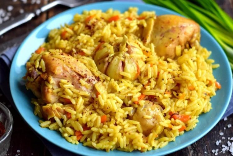 Pilaf con pollo en olla afgana