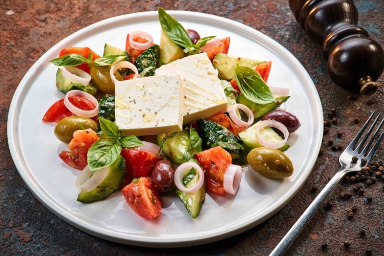 Greek Salad with Tofu