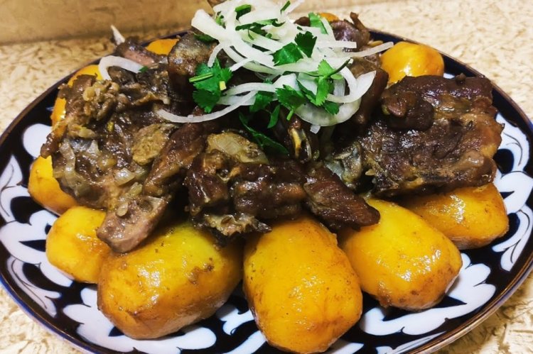 Kazan-Kebab with Beef and Potatoes