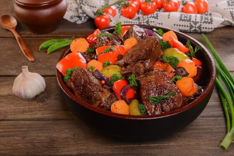 Kazan-Kebab with Meat and Vegetables