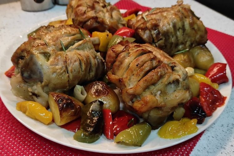 Codillo de cerdo con calabacín y berenjena en olla afgana