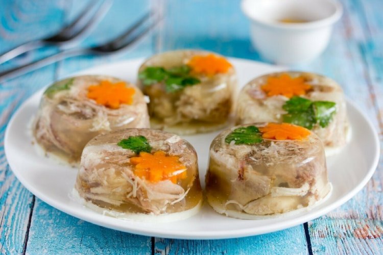 Aspic de pollo en caldero afgano