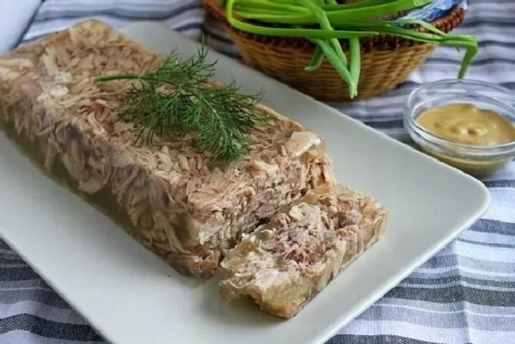Aspic de ternera y pollo en caldero afgano