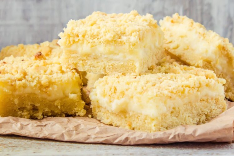 Grated Pie with Cottage Cheese and Butter