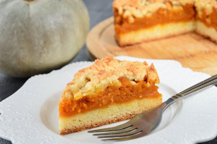 Grated Pumpkin and Orange Pie
