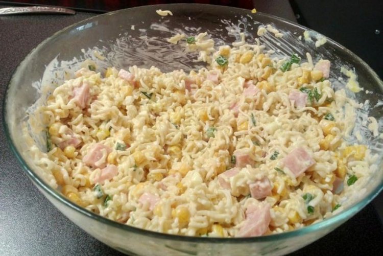 Instant Noodle Salad with Chicken and Corn