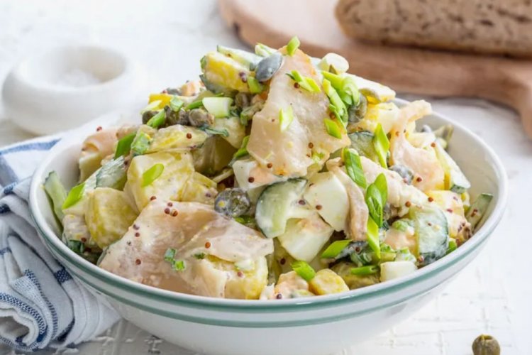 Ensalada de patatas con pescado ahumado