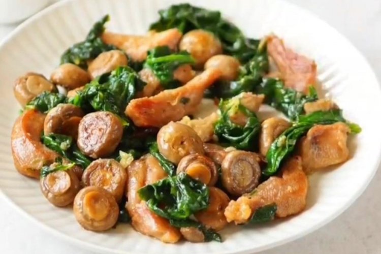 Turkey with Mushrooms and Spinach