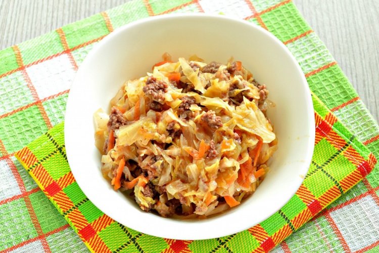 Braised Cabbage with Pork