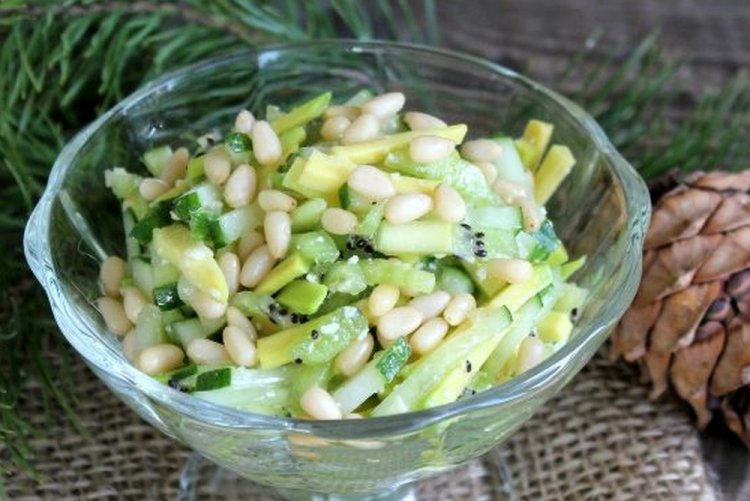 Salad with Avocado, Kiwi, and Pine Nuts