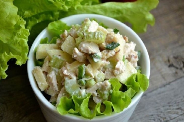 New Year's Salad with Chicken, Apples, and Celery