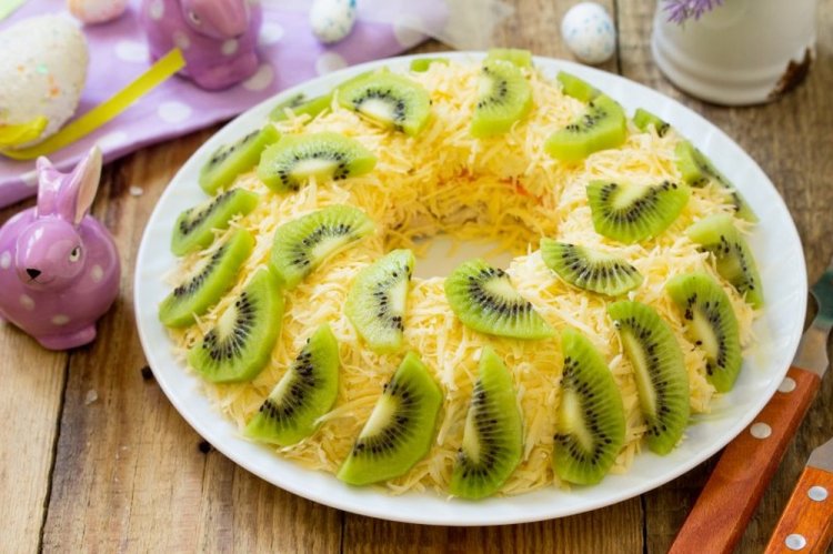 New Year's Salad with Chicken and Kiwi