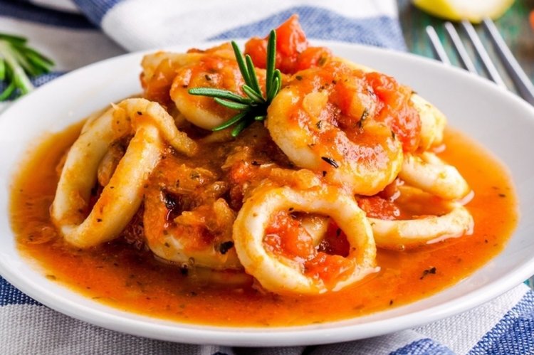 Calamari in Tomato Sauce