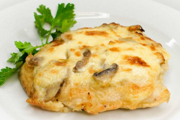 Chicken Cutlets with Mushrooms and Potatoes for New Year's