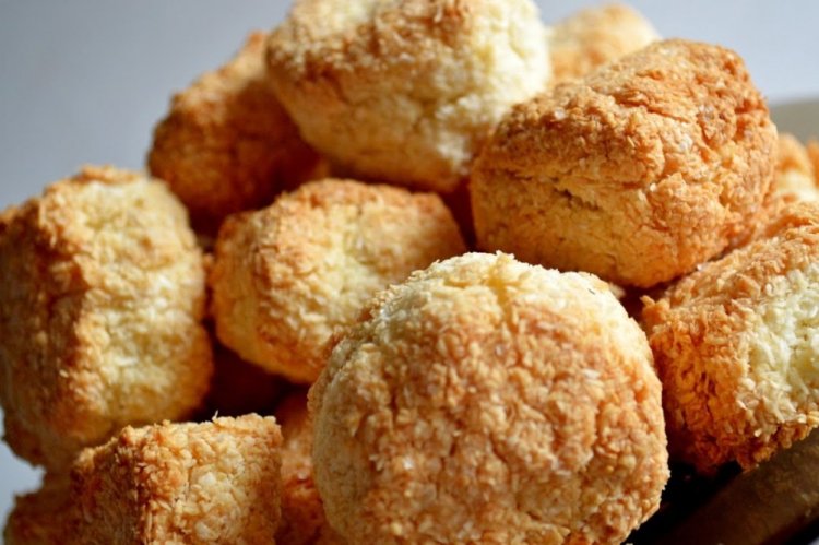 Keto Cookies with Coconut Flour and Coconut Flakes