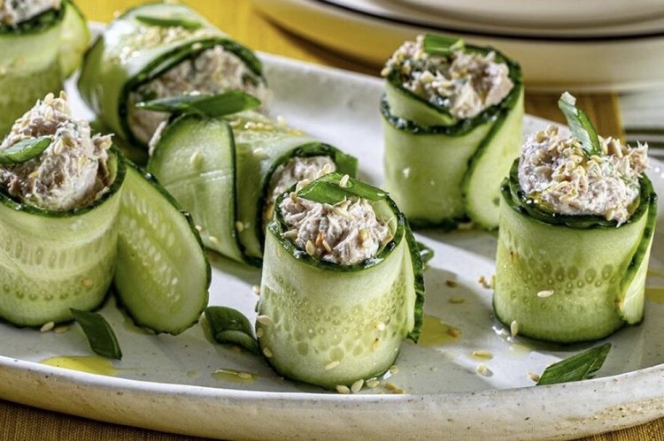 Rollitos de pepino con atún